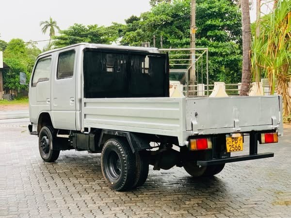 yuejin-crew-cab-2007-big-3