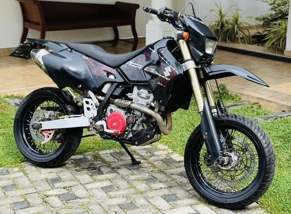 suzuki-drz-400-big-2