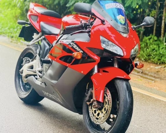 honda-cbr-1000-registered-big-2