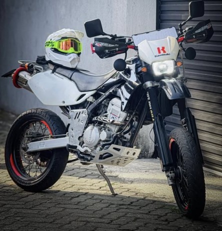 kawasaki-d-tracker-250-d2-big-2