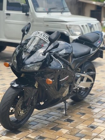 honda-cbr-600-registered-big-0