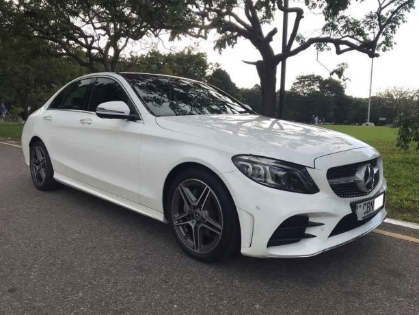 mercedes-benz-c200-premium-plus-big-0
