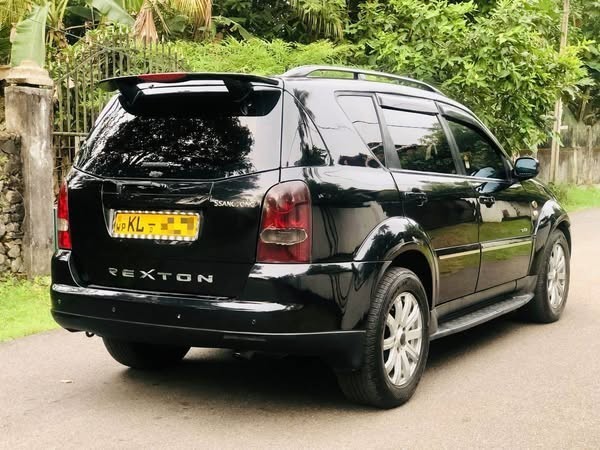 micro-rexton-2009-big-4