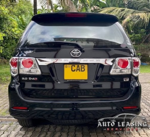 toyota-fortuner-2013-big-3