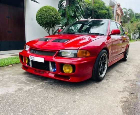 mitsubishi-lancer-evo-gsr-turbo-18cc-big-0