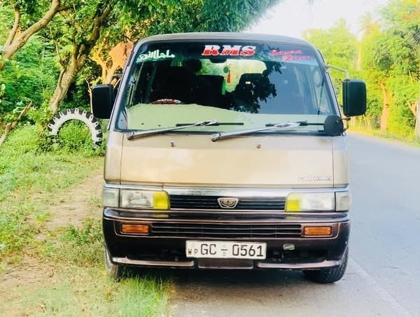 nissan-caravan-big-2