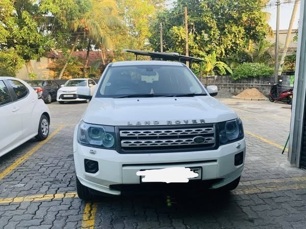 landrover-freelander-2012-big-0