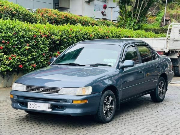 toyota-corolla-ae-100-se-limited-gold-badge-big-0
