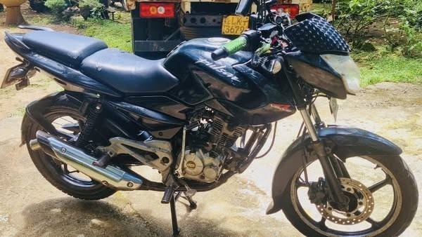 bajaj-pulsar-135ls-2017-big-3