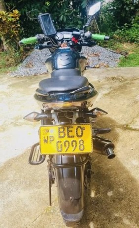 bajaj-pulsar-135ls-2017-big-1