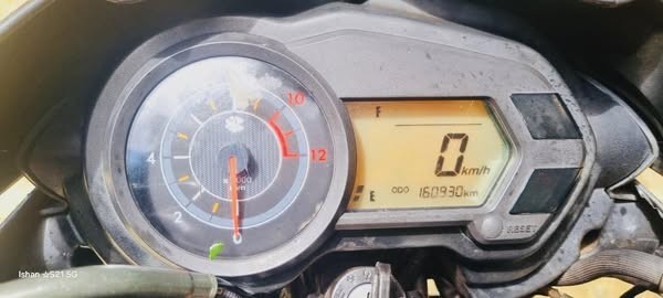 bajaj-pulsar-135ls-2017-big-4