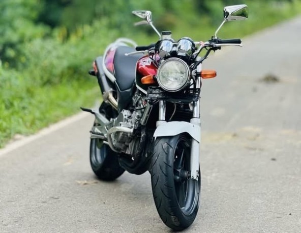honda-hornet-250-big-4