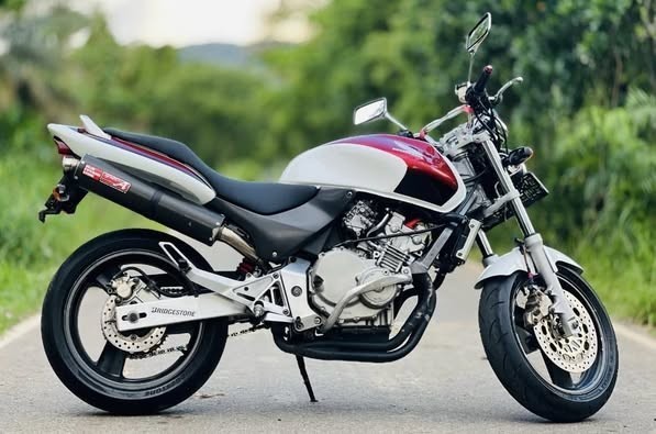 honda-hornet-250-big-3