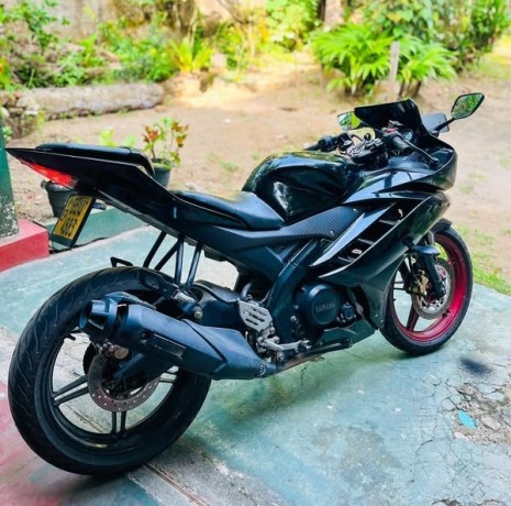yamaha-r15-v2-big-1