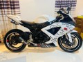 suzuki-gsxr-k10-2010-small-4