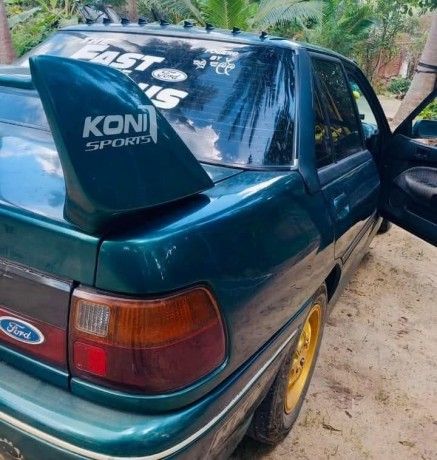 ford-laser-1990-big-2