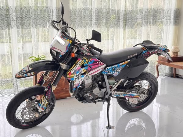 suzuki-drz-400sm-big-2