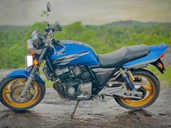 honda-cb400-version-r-big-2
