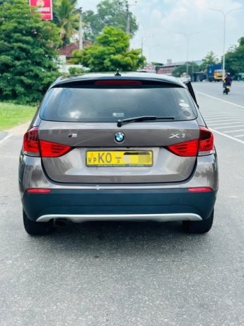 bmw-x1-2011-big-4