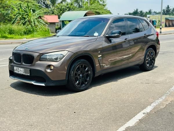 bmw-x1-2011-big-2