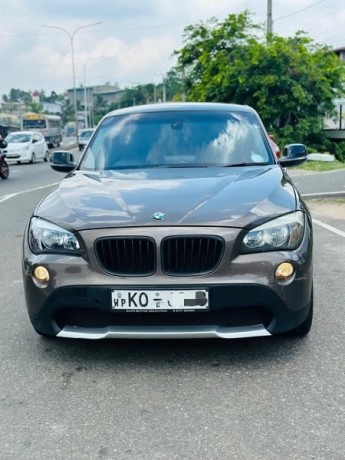 bmw-x1-2011-big-0