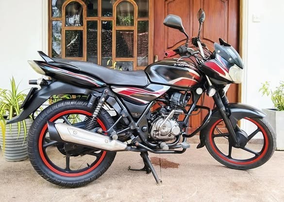 bajaj-discover-100cc-big-1