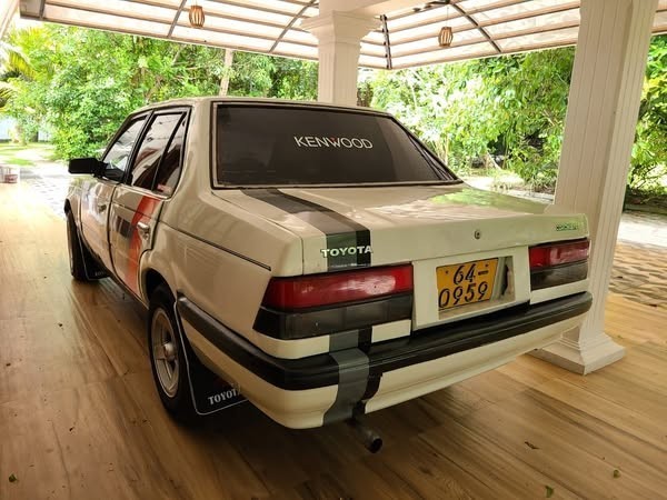 toyota-corona-at140-diesel-1984-big-4