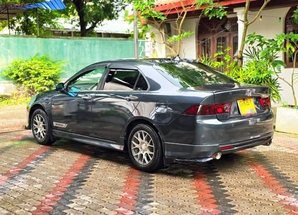 honda-accord-2006-big-3