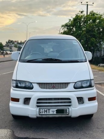 mitsubishi-l400-space-gear-big-0