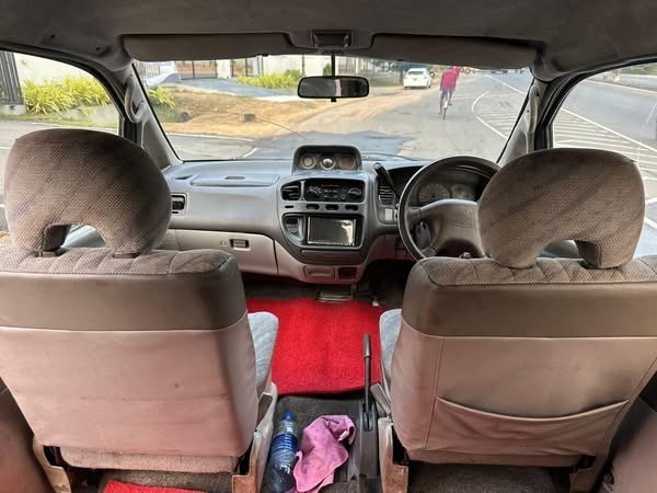 mitsubishi-l400-space-gear-big-1