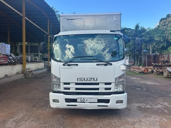 isuzu-forward-21f-dunu-manual-bed-cabin-full-body-lorry-big-1