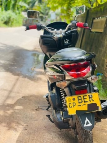 honda-pcx-125-20162017-big-4