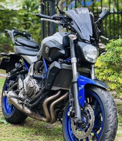 yamaha-mt07-blue-frame-big-0