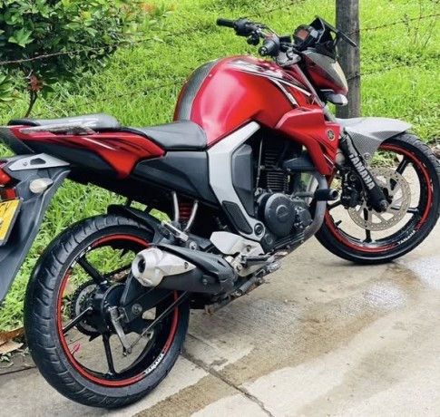 yamaha-fz-v2-s-2018-big-3