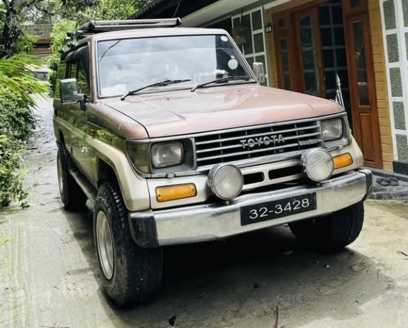 toyota-land-cruiser-box-prado-big-2