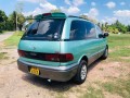 toyota-estima-small-2