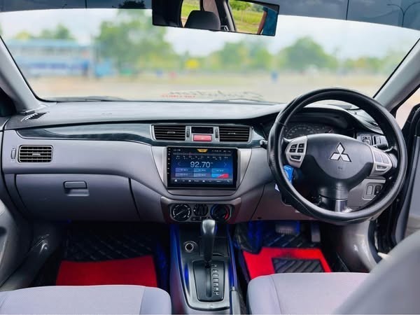 mitsubishi-lancer-cs-1-glx-big-2