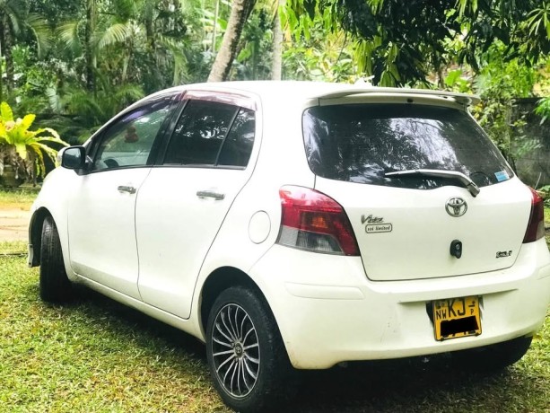 vitz-big-1