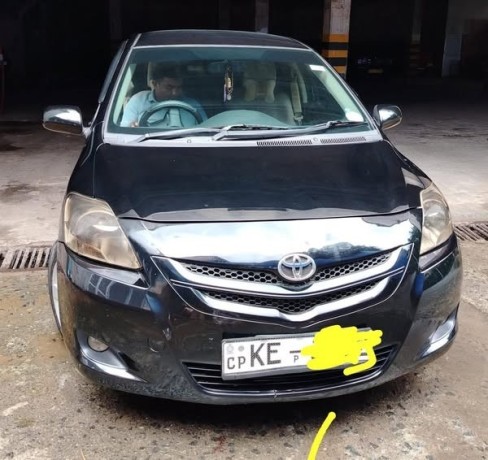toyota-yaris-big-0