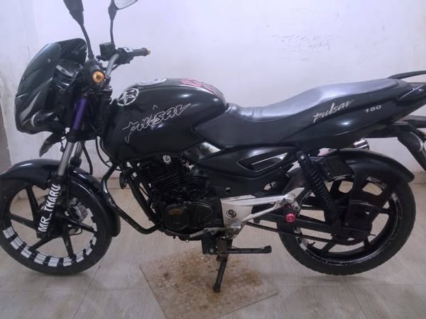 bajaj-pulsar-180-big-0