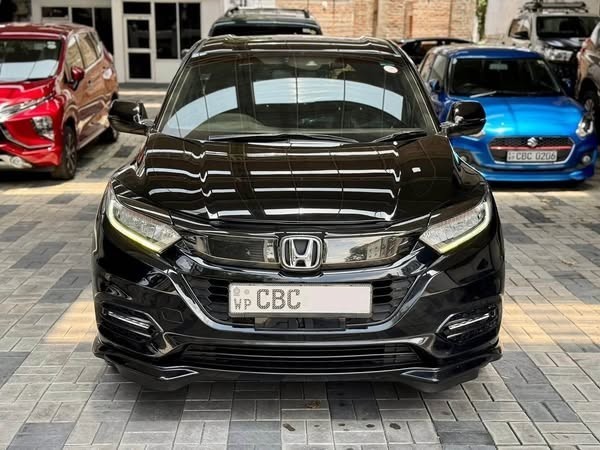 honda-vezel-rs-sensing-led-2018-big-0