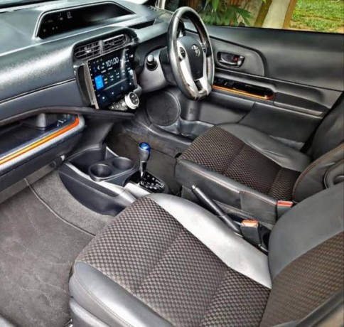 toyota-aqua-x-urban-20152015-big-3