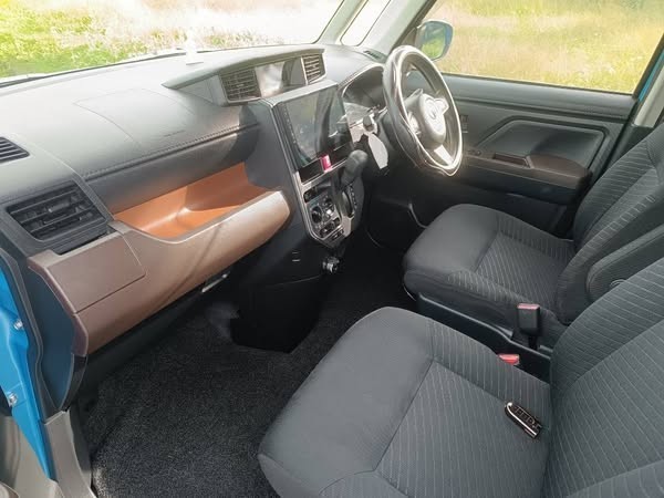 toyota-roomy-2017-big-4