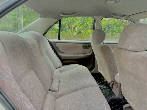 nissan-bluebird-su14-big-3