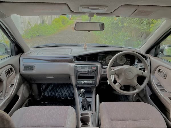 nissan-bluebird-su14-big-4