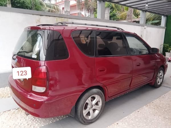 kia-carence-long-base-big-0
