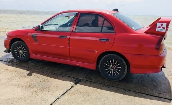 mitsubishi-lancer-ck1-big-3