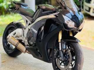 honda-cbr1000rr-2011