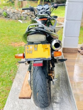 honda-hornet-250cc-big-1