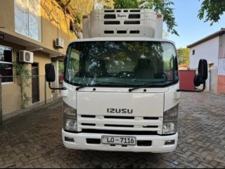 isuzu-freezer-truck